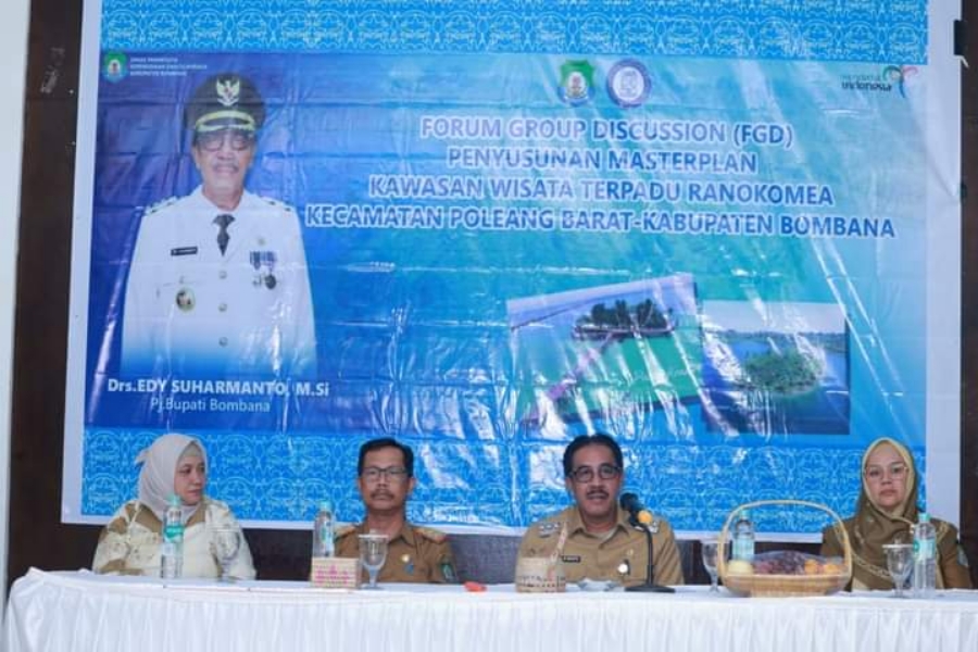 Pj Bupati Bombana Edy Suharmanto di dampingi Sekda Man Arfa dan Kadispora serta pihak ITB, Foto Diskominfo Bombana