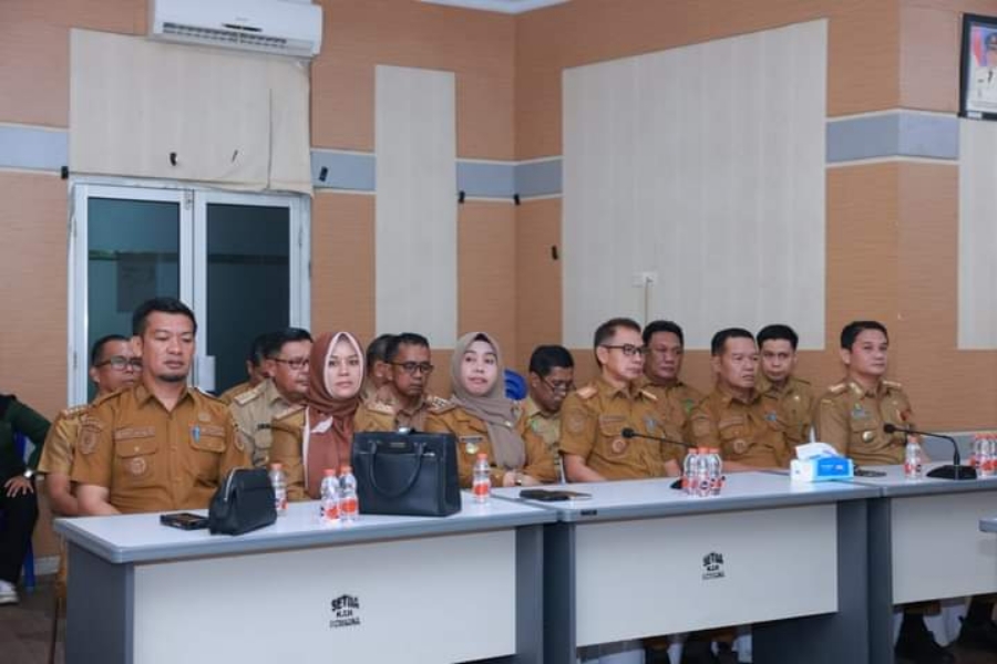 Sejumlah Kepala OPD mendengarkan arahan Pj Bupati Bombana Sebelum Penandatangan Mou